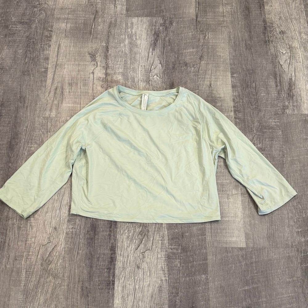 Fabletics Womens XXL Sage Green Crop 3/4 Sleeve Athletic Studio Top Fits XL
